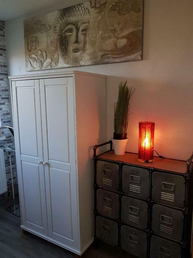 Heimathafen Appartement Neufolstenhausen Buitenkant foto