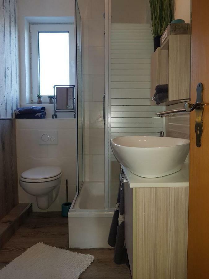 Heimathafen Appartement Neufolstenhausen Buitenkant foto